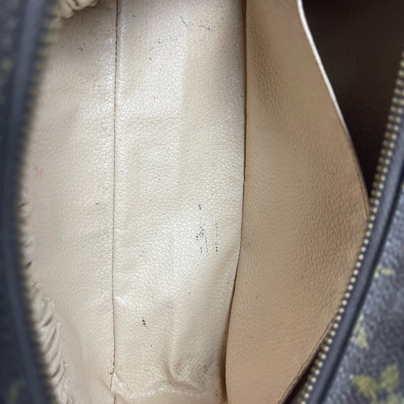 ✅#12 LOUIS VUITTON ✅ Authentic Monogram Crossbody Bag - Picture 6 of 16